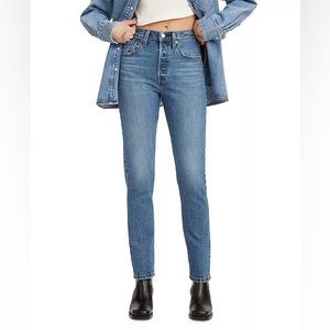 Classic Levi’s 501 Skinny Medium Wash Jeans - Size W31 L28